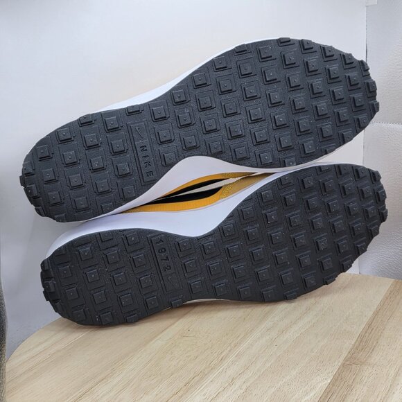 Nike Yellow and Black Athletic Shoes - Picture 8 of 9